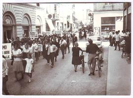 Sfilata del corteo in Via Branca - 1963