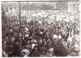 Concentrazione davanti al Colosseo - [196-?]