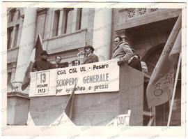 Palco davanti al palazzo delle poste - 1973