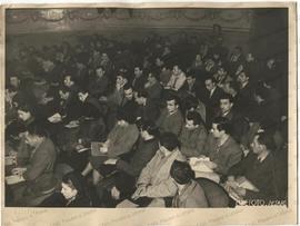 Pubblico in platea al Congresso nazionale Federmezadri - 1950