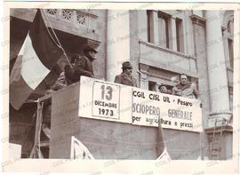 Palco davanti al palazzo delle poste  - 1973