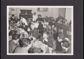 Momento conviviale in occasione della consegna del Premio Montefeltro a Giuseppe Ungaretti